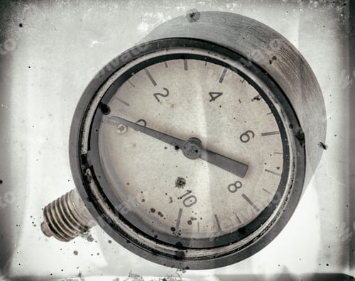 Preview: The Old Vintage Measuring Device With A Scale From 0 To 10, And The Arrow Is Stuck At Zero