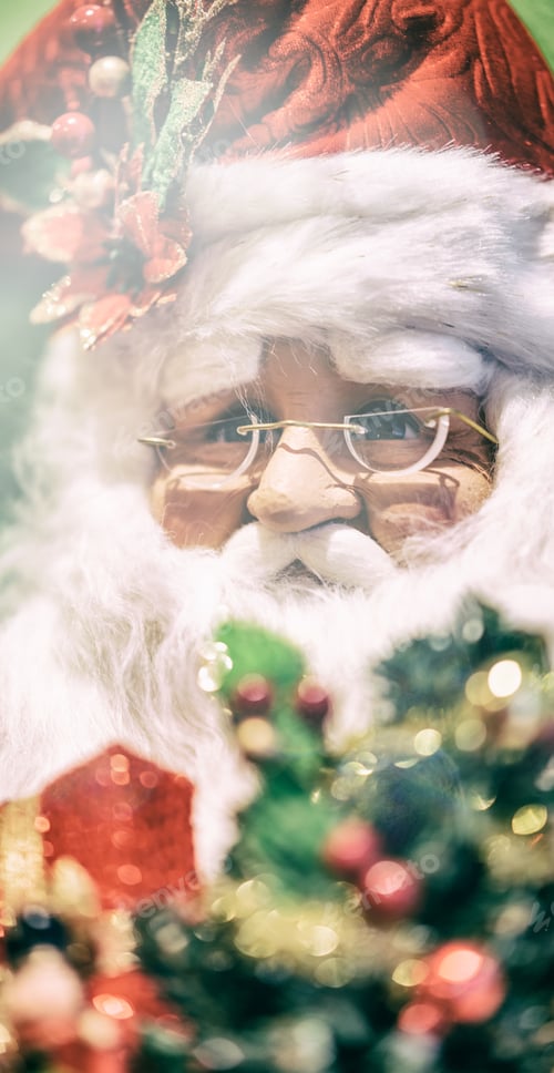 Preview: Santa Face With Eyeglasses In A Christmas Shop