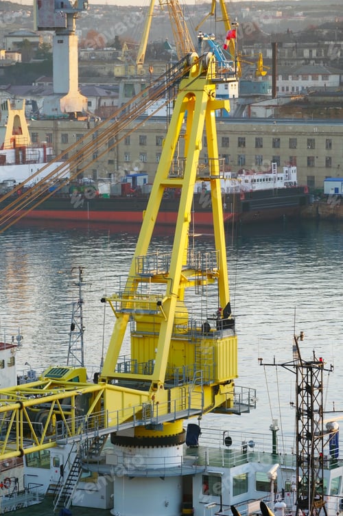 Preview: The New Large Floating Port Crane