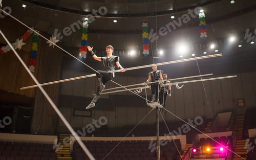 Preview: Rope Walkers In The Circus