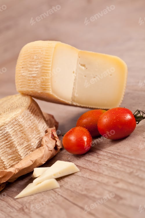 Preview: Tasty Fresh Pecorino Cheese From Italy