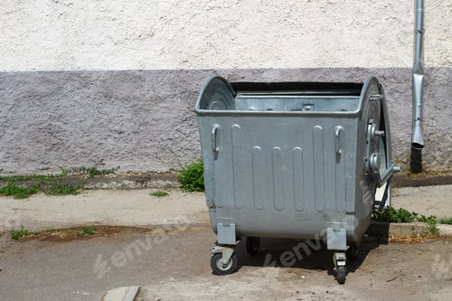 Preview: Trash Can In Urban Environment, Background
