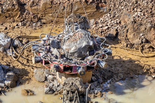 Preview: Pile Foundation Hydraulic Concrete Pile Cutter, Unit Drops Over The Top Of The Pile Then The