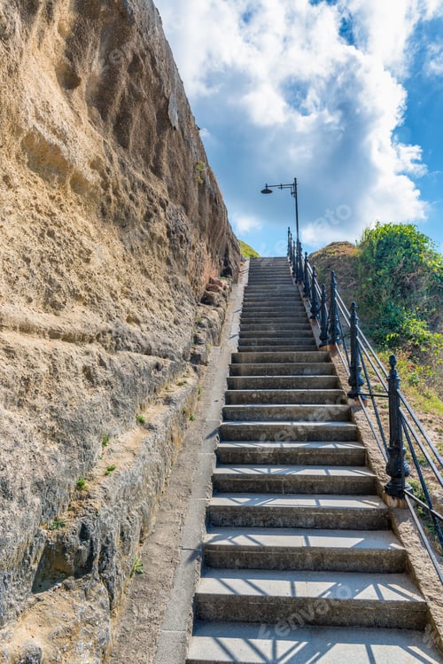 Preview: Steep Stairs To The Hill
