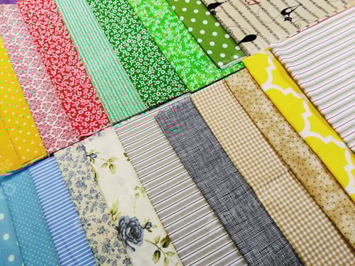 Preview: Colorful Fabric Assortment in Patterns and Designs