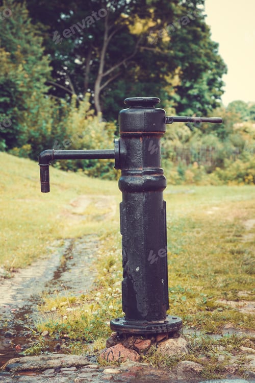 Preview: Retro Drinking Water Fountain With Hand Pump .