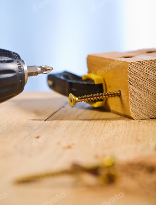 Preview: Screw In The Wooden Plank