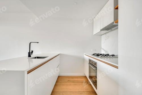 Preview: Empty And Unfurnished Brand New Apartment