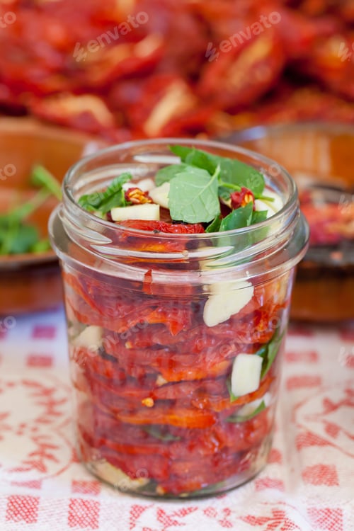Preview: Making Of Dried Tomatoes With Garlic, Oil And Mint