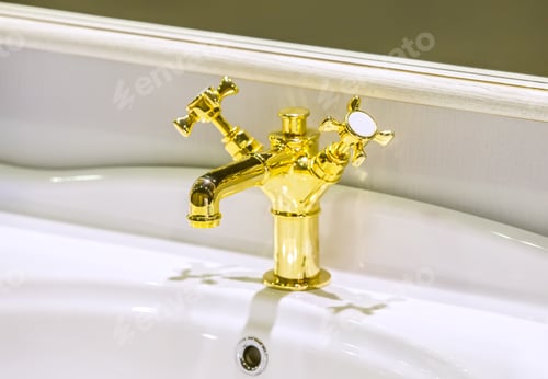 Preview: Rich Modern Gold Bathroom Faucet. Modern Bathroom Faucet