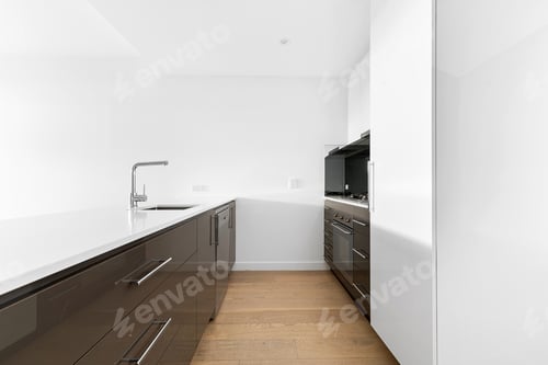 Preview: Empty And Unfurnished Brand New Apartment