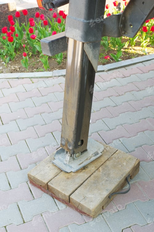 Preview: Old Hydraulic Foot Of The Crane