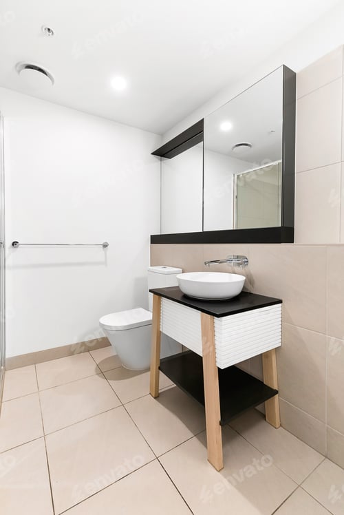 Preview: Empty And Unfurnished Brand New Apartment