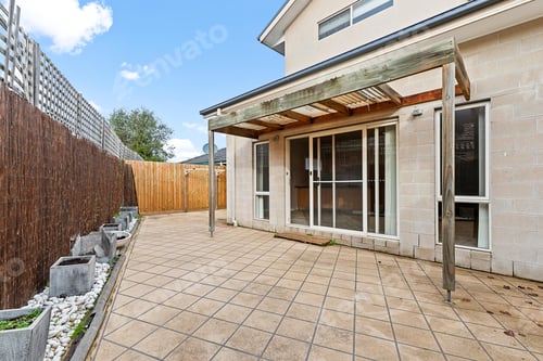 Preview: Empty And Unfurnished Brand New Apartment