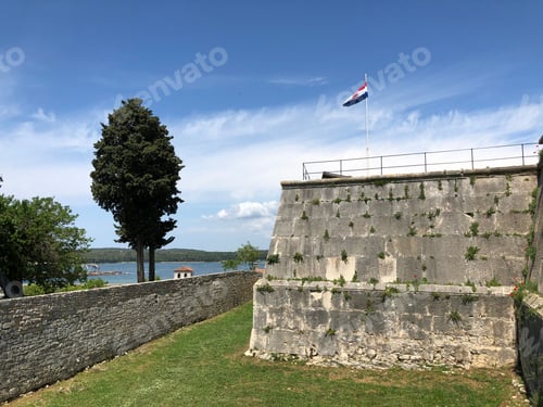 Preview: Croatian Flag On The Venetian Fortress In Pula Croatia