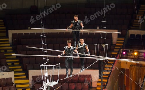 Preview: Rope Walkers In The Circus