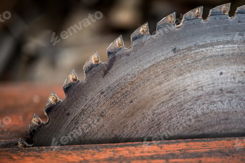 Preview: Old Circular Saw