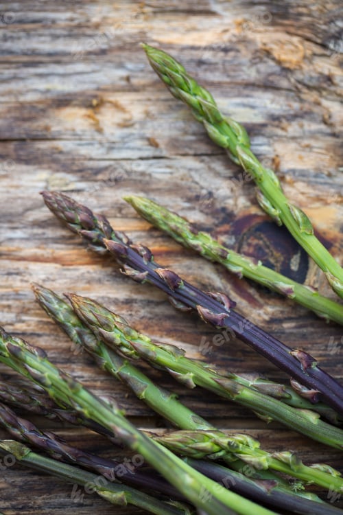 Preview: Bunch Of Fresh Raw Wild Asparagus From The Countryside