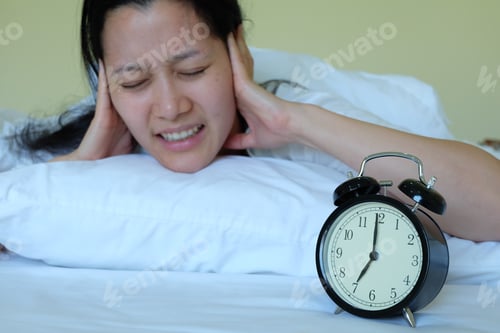Preview: Woman Extremely Annoyed By The Alarm Clock