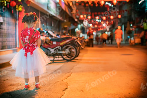 Preview: Lonely Little Girl In Chinese New Year