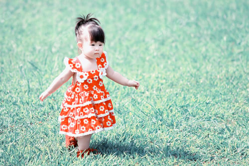 Preview: Little Girl On Green Grass Lomo Style