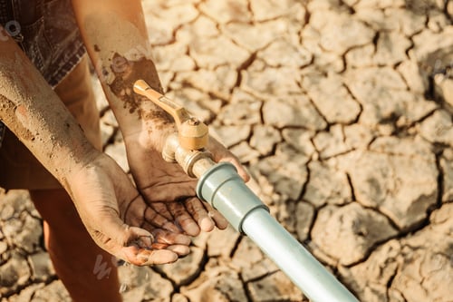 Preview: Barren Land and Water Spigot with Hands