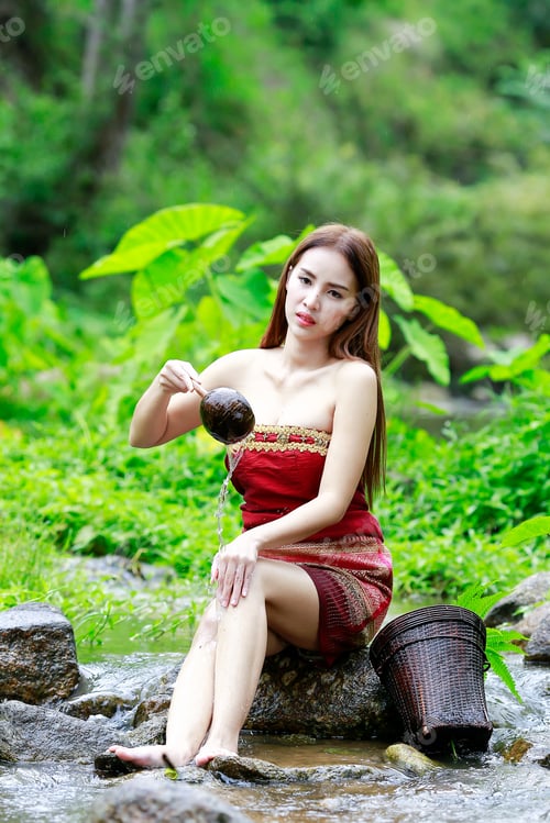 Preview: Asian Sexy Woman Washing In Streams The Girl Was Bathing In The Brook, Woman Washing In The Stream