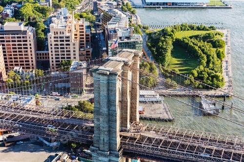 Preview: Brooklyn Bridge Over The East River In New York City