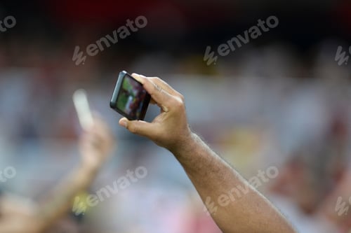 Preview: Mobile In The Hand Of Spectators