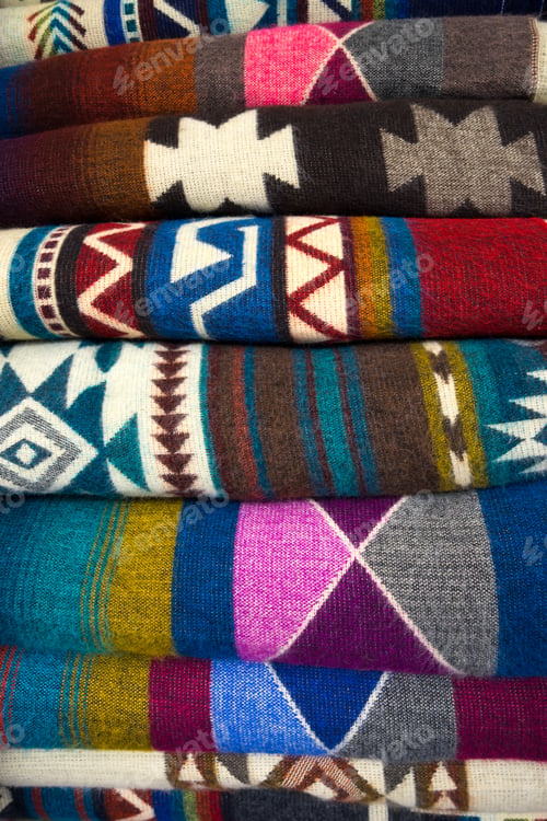 Preview: Colorful Textiles In Ecuador
