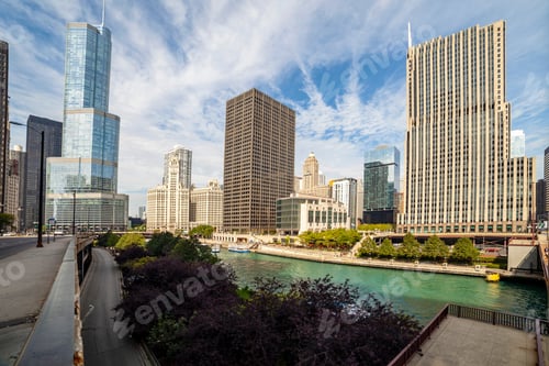 Preview: Chicago River In Chicago, Illinois