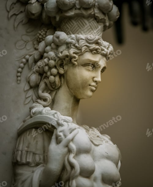 Preview: Female Statue Florence