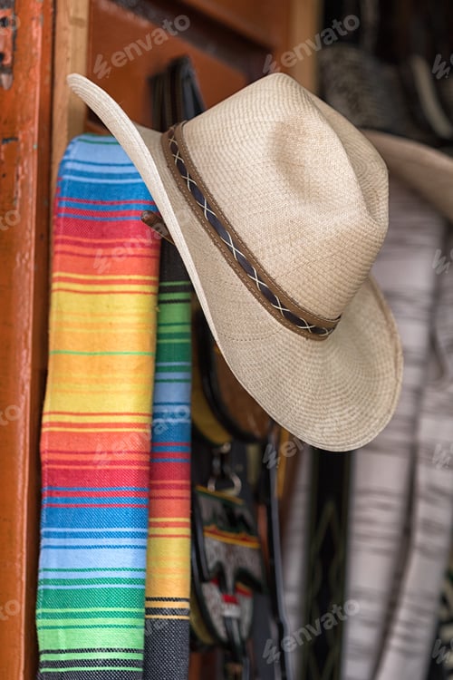 Preview: Sombrero And Colourful Poncho In Salento Colombia