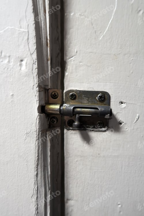 Preview: Simple, Old-Fashioned Door Latch.