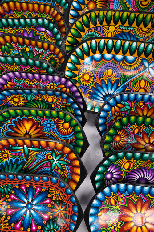 Preview: Colorful Painted Crafts In Ecuador
