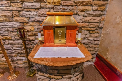 Preview: Donation Box Wide Angle Looking Down