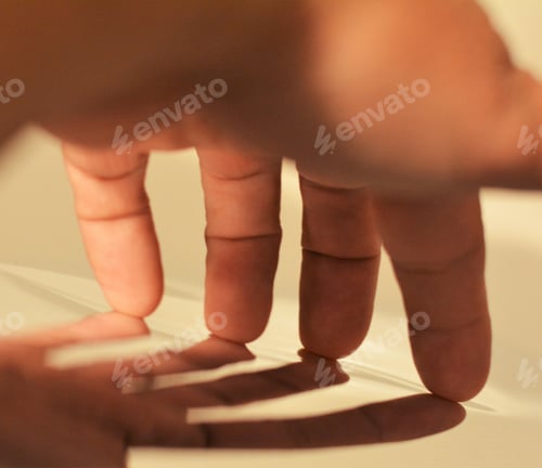 Preview: Hand In The Mirror