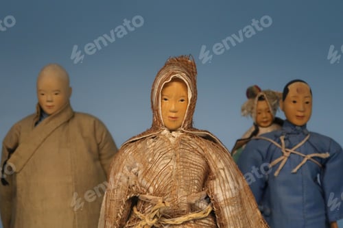 Preview: Creepy Old Dolls.