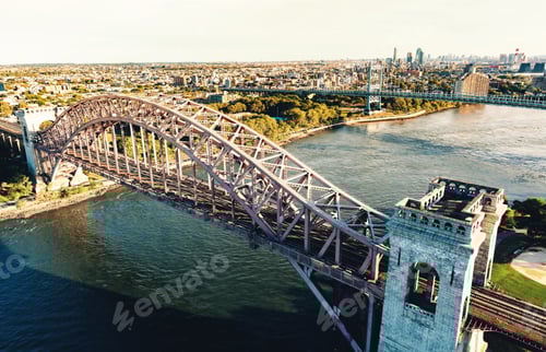Preview: Aerial View Of The Hell Gate Bridge Over The East River In New York City