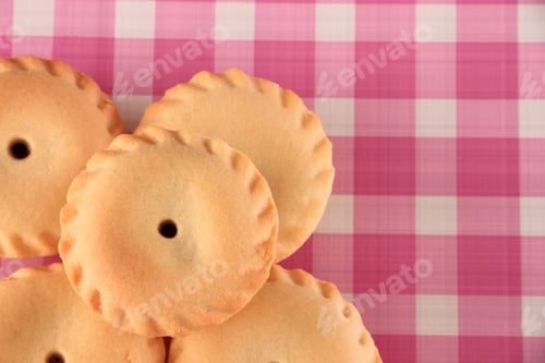 Preview: Christmas Mince Pie On Gingham Pink And White Pattern
