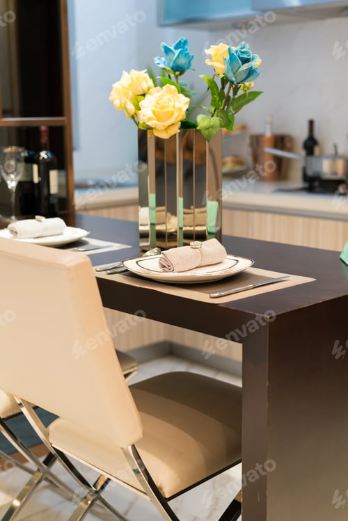 Vista previa: Modern Dining Room With Nice Decoration