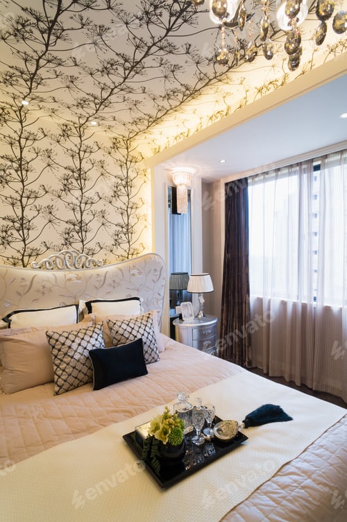 Preview: Luxury Bedroom With Nice Decoration