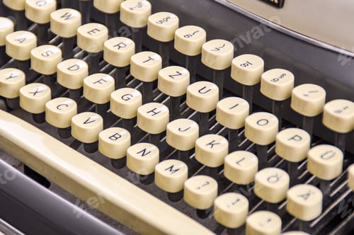 Preview: Old Fashioned Typewriter