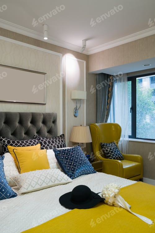 Preview: Comfortable Bedroom With Nice Decoration