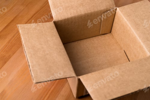 Preview: Empty Cardboard Box