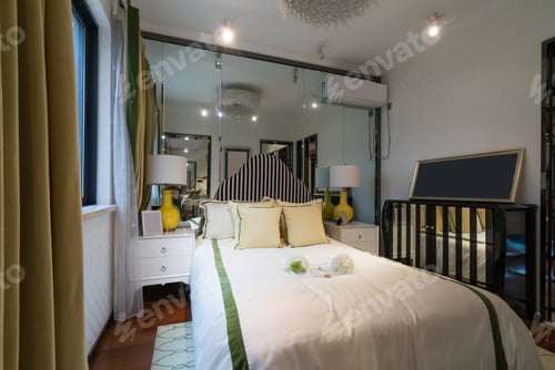 Preview: Luxury Bedroom With Nice Decoration