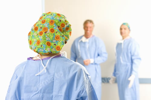 Preview: Surgeon By Colleagues, Rear View