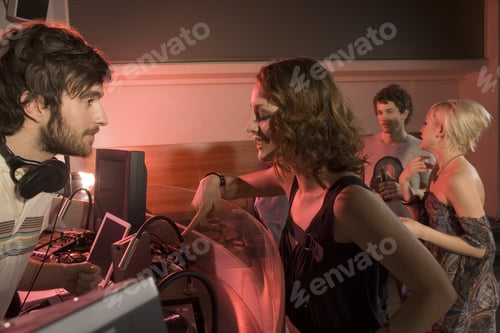 Preview: A Woman Talking To A Dj