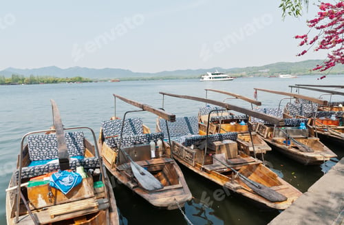 Preview: The West Lake Hand Boating In Hangzhou, China