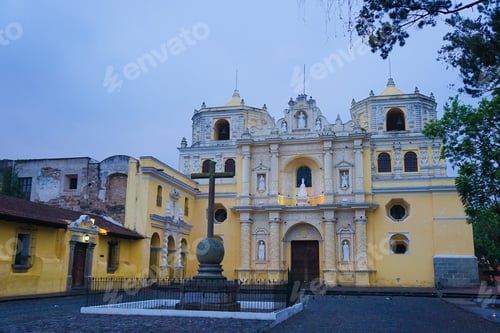 Preview: Historic Buildings And Cobblestone Streets Of Antigua Guatemala
